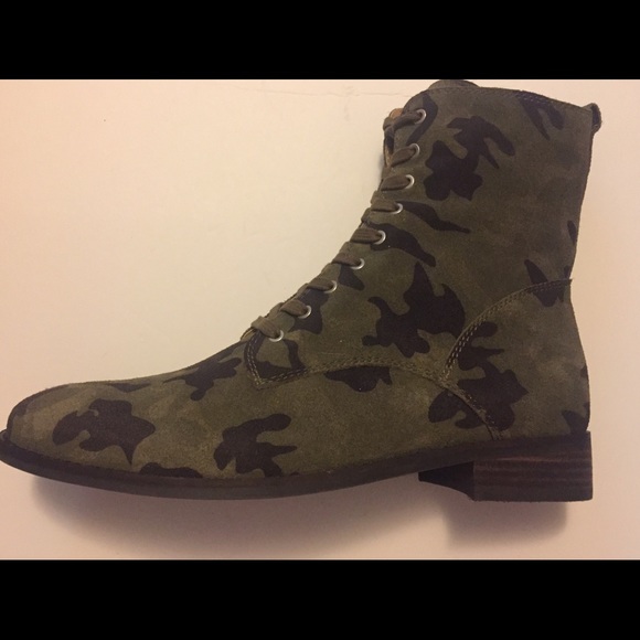 lucky brand camo boots